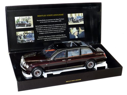 Lot 296 - Minichamps 1/18th HM The Queen’s  Bentley State Limousine