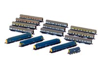 Lot 350 - Graham Farish BR Blue Diesel Engines (5) and Blue-Grey Coaches (10); N Gauge