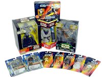 Lot 370 - Sealed Star Wars Blister figures and Boxed sets