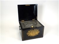 Lot 578 - A large late 19th / early 20th century Chinese chinoiserie lacquered food box/caddy