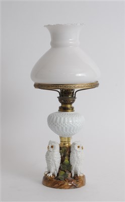 Lot 107 - A late Victorian French oil lamp