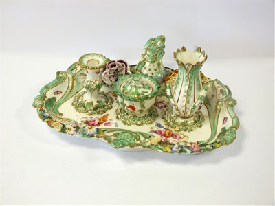 Lot 386 - A Coalbrookdale porcelain inkstand