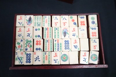 Lot 517 - A 20th century Chinese cased Mah Jong set