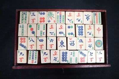 Lot 517 - A 20th century Chinese cased Mah Jong set