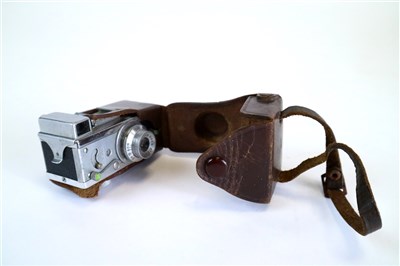 Lot 403 - A Steky Model IIIB Sub Miniature Camera