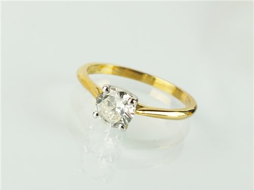 Lot 187 - A single stone diamond ring