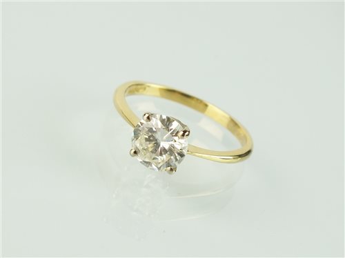 Lot 141 - A single stone diamond ring