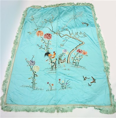 Lot 519 - A large 20th century Chinese embroidered fringed silk throw / panel