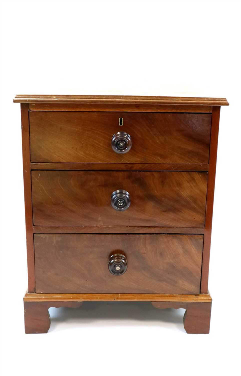 Small victorian chest on sale of drawers