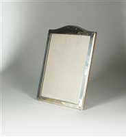 Lot 27 - A silver mounted photograph frame