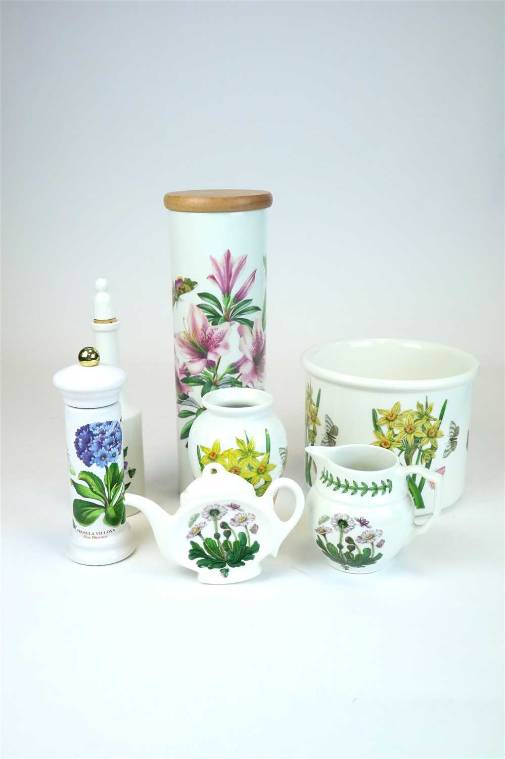 Lot 460 - A collection of Portmeirion Botanic Garden