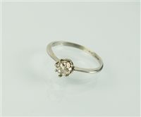 Lot 433 - A single stone diamond ring