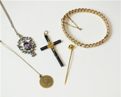 Lot 302 - A collection of jewellery