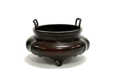 Lot 502 - A Chinese bronze censer bearing six character Ming marks to underside