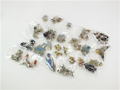 Lot 190 - A large collection of costume jewellery