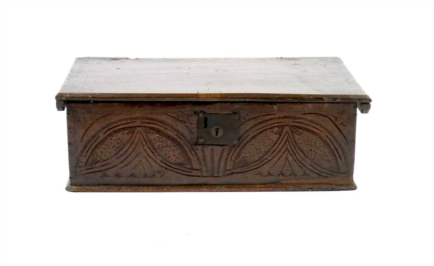 Lot 859 - An 18th century country oak bible box