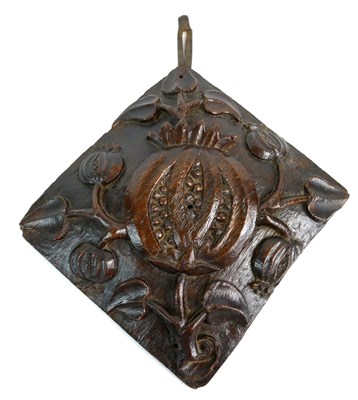 Lot 184 - An early 16th century Tudor English carved oak ceiling boss