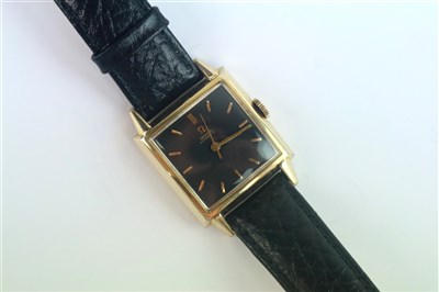 Lot 236 - A Gentleman's Square Omega Wristwatch