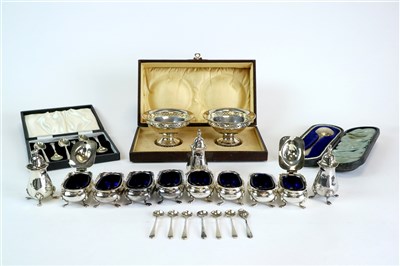 Lot 116 - A small collection of silver