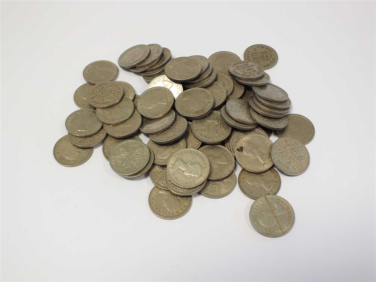 Lot 102 - A collection of coinage