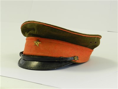 Lot 522 - A Second World War Imperial Japanese officer’s visor cap