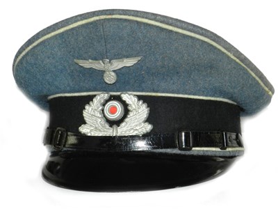 Lot 425 - A German Third Reich Army Infantry NCO/EM visor cap