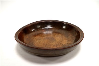 Lot 657 - A George III turned treen bowl