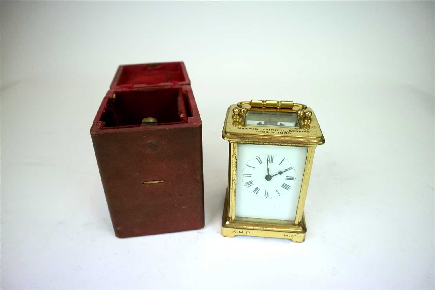 Lot 729 - A cased early 20th century French carriage clock with presentation inscription
