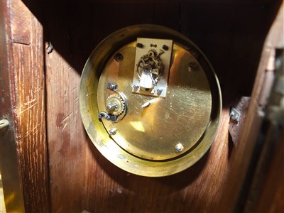 Lot 724 - A Regency mahogany mantle clock