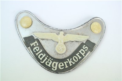 Lot 296 - A reproduction German Third Reich Feldjägerkorps gorget