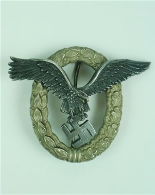 Lot 375 - A Luftwaffe Pilot’s badge by Juncker, Berlin