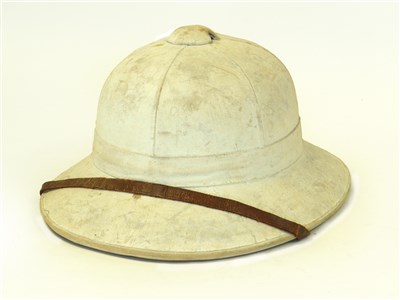 Lot 542 - A WW2 British pith helmet, dated 1942 - size 7