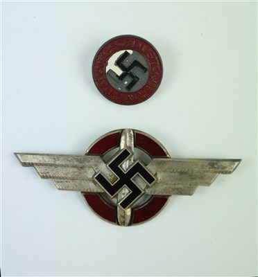 Lot 314 - German Third Reich badges and regalia to