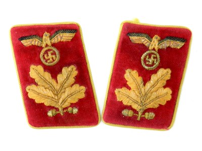 Lot 513 - Set of German NSDAP Befehlsleiter collar tabs