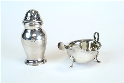 Lot 123 - Two cased sets of grapefruit spoons and other silver wares