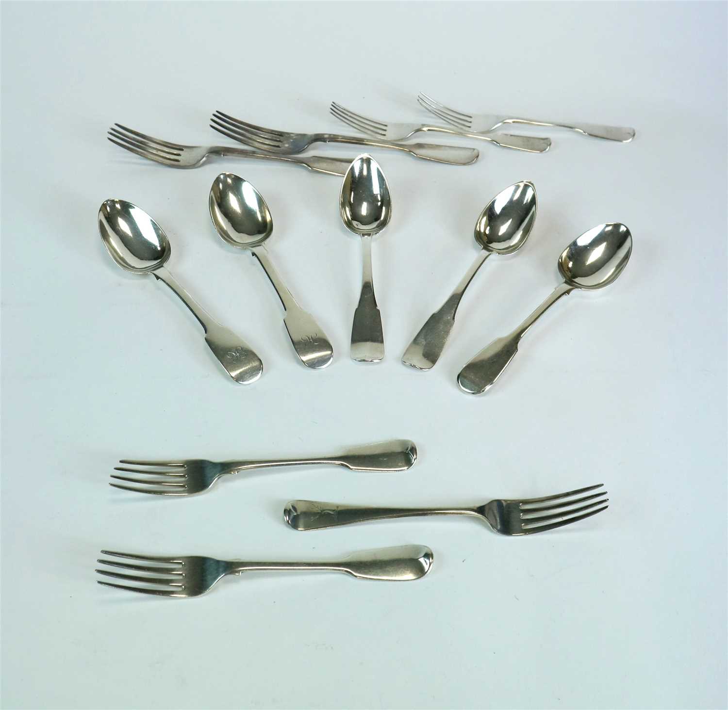 Lot 137 - A collection of Fiddle pattern flatware