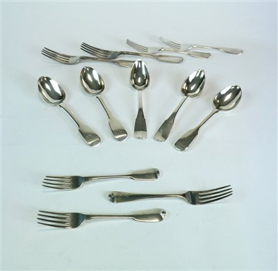 Lot 137 - A collection of Fiddle pattern flatware