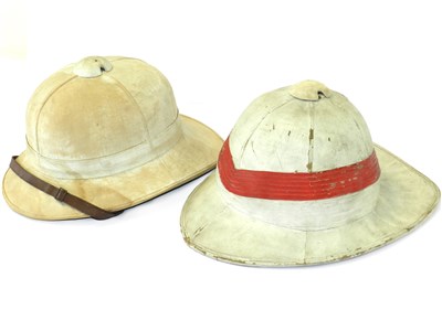 Lot 427 - A red and white painted Canadian Wolseley pattern pith/sun helmet