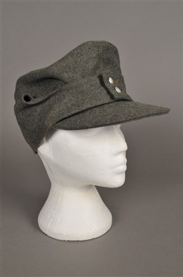 Lot 704 - A German Third Reich EM/NCO Heer Army M-43 Field/Ski cap