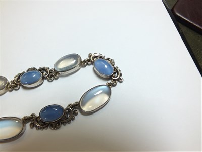 Lot 295 - A Sybil Dunlop moonstone and chalcedony necklace