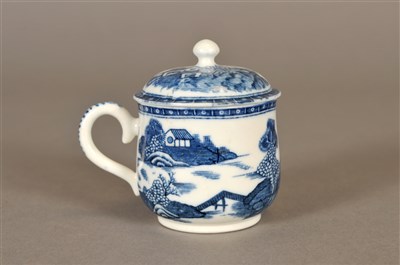 Lot 162 - A Caughley custard cup and cover