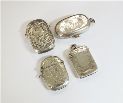 Lot 54 - Three vesta cases and a sovereign case