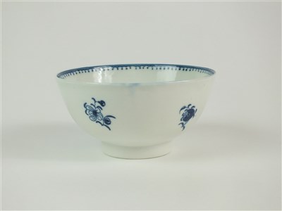 Lot 3 - A Caughley 'Waiting Chinaman' bowl