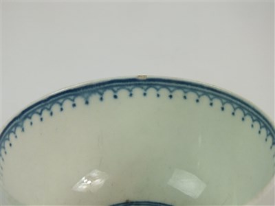 Lot 10 - A Worcester porcelain 'Waiting Chinaman' tea bowl and saucer