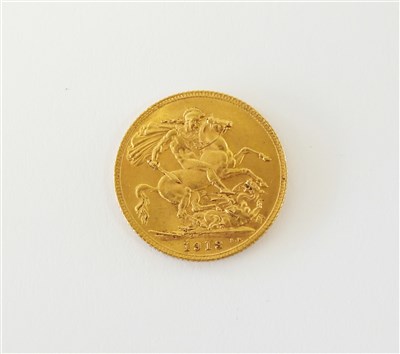 Lot 386 - A George V sovereign