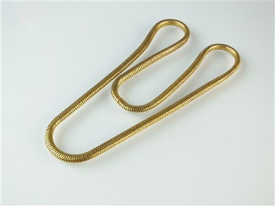 Lot 286 - A snake link chain