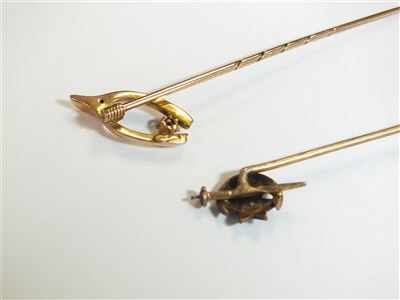 Lot 26 - A small collection of jewellery