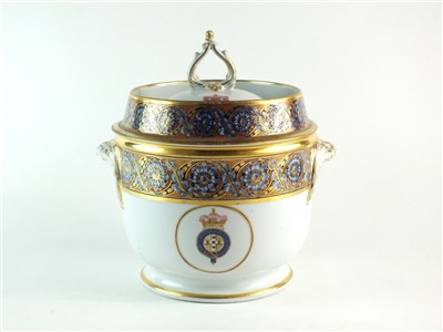 Lot 246 - An English porcelain Order of the Garter armorial ice pail and cover