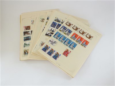 Lot 453 - A collection of stamps