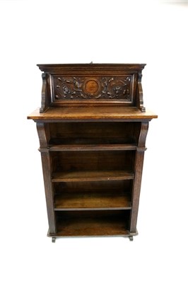 Lot 531 - A small Victorian oak free-standing bookcase